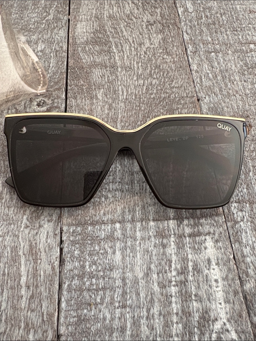 Quay Level Up Sunglasses - Picture 2 of 8